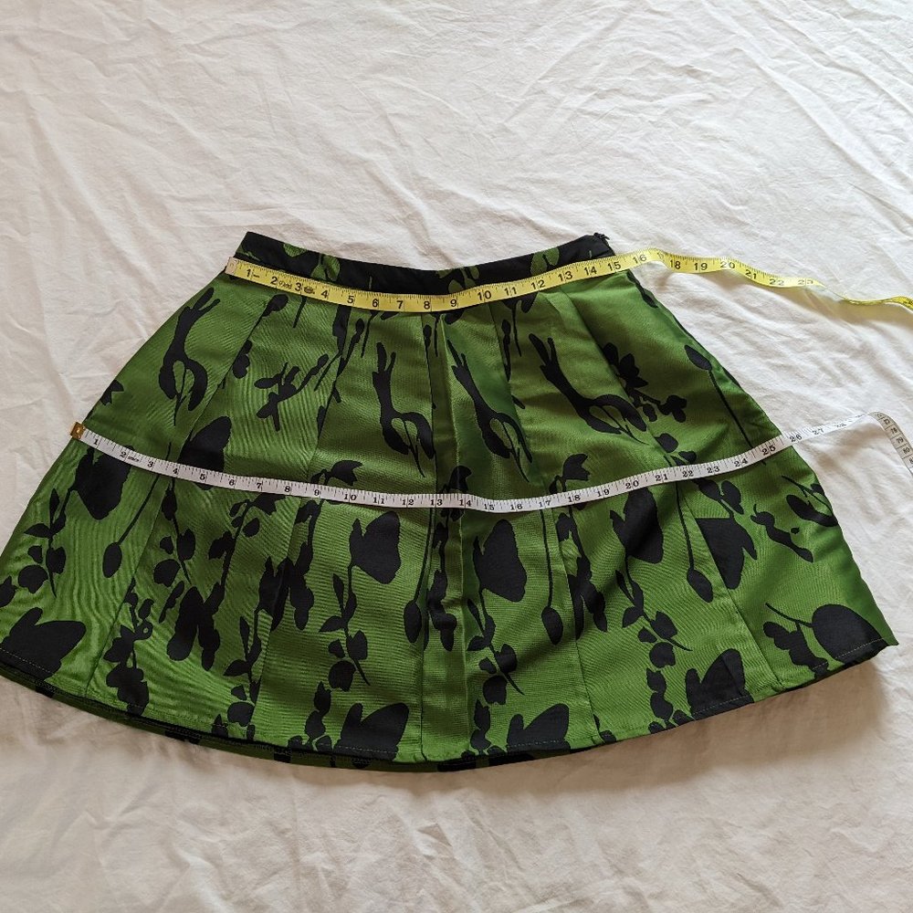 EUC Modcloth Ark & Co Ver-dance Partner Skirt, Green & Black Floral in Medium - Picture 14 of 16